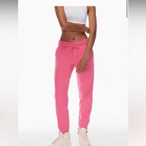 Artzia midweight cozy boyfriend sweats. Regular length, midweight. Brand new. XS